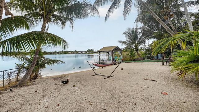 15022 SW 67th Lane, Miami, FL 33193