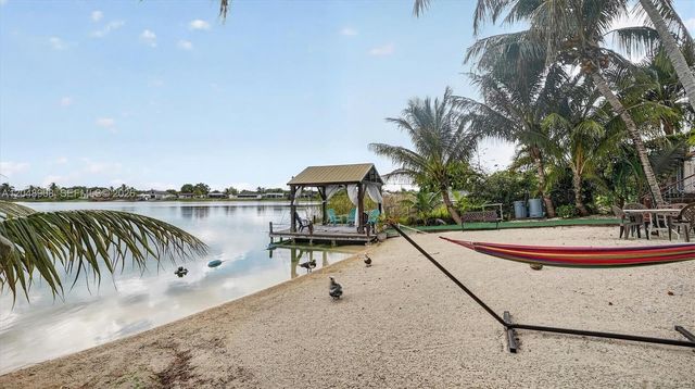 15022 SW 67th Lane, Miami, FL 33193