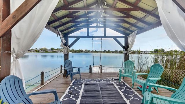 15022 SW 67th Lane, Miami, FL 33193