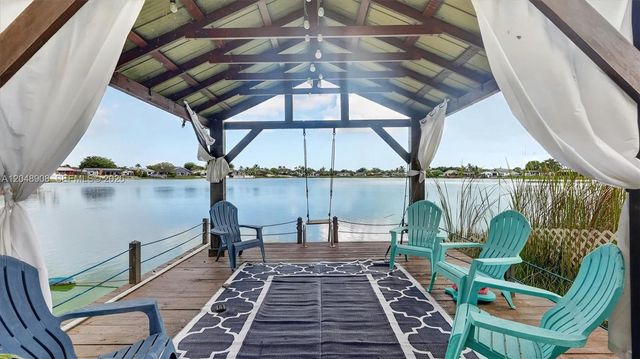 15022 SW 67th Lane, Miami, FL 33193