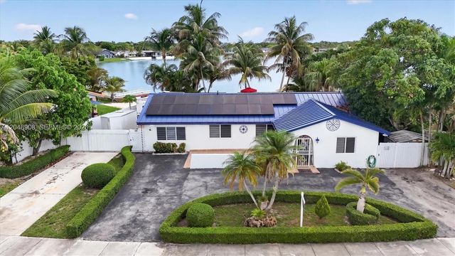 15022 SW 67th Lane, Miami, FL 33193