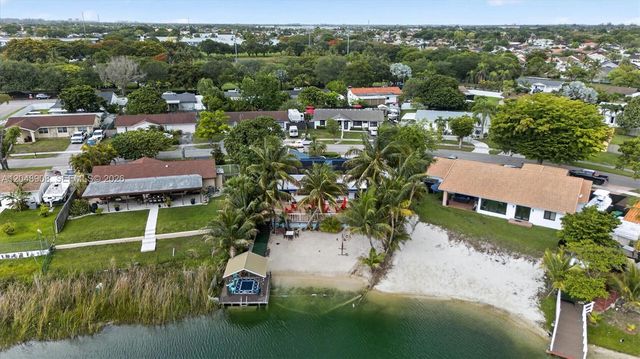 15022 SW 67th Lane, Miami, FL 33193