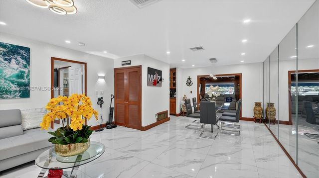 15022 SW 67th Lane, Miami, FL 33193