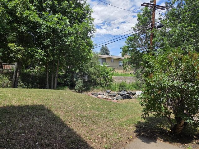 700 Dudley Street, Lakewood, CO 80215