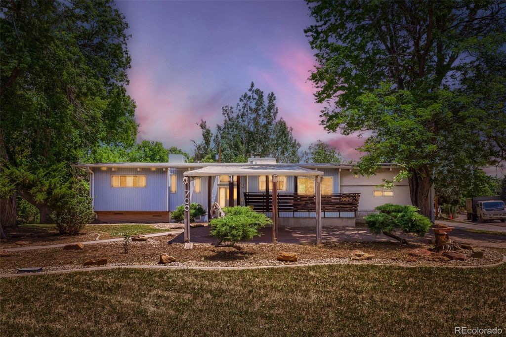 700 Dudley Street, Lakewood, CO 80215
