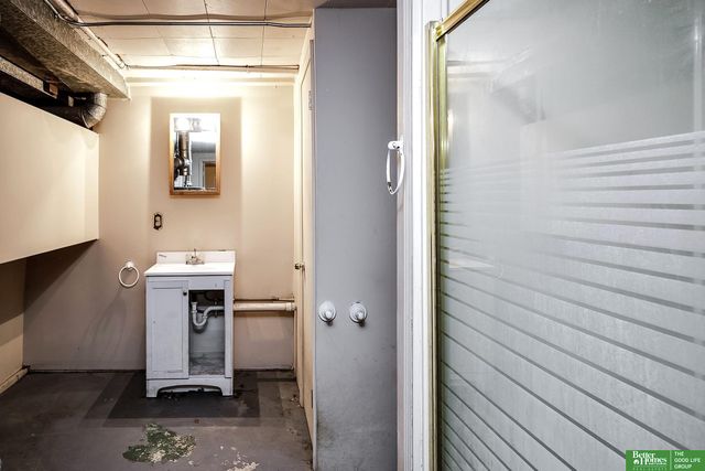 5008 N 64 Street, Omaha, NE 68104