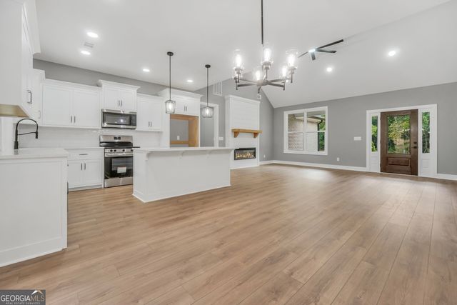 203 McKneely Road, Milner, GA 30257