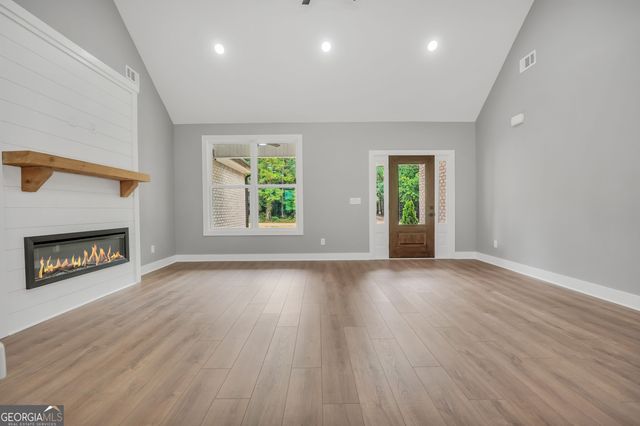 203 McKneely Road, Milner, GA 30257