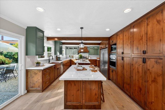 704 Lexington Place, Gilroy, CA 95020