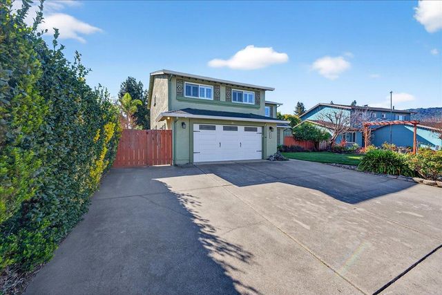 704 Lexington Place, Gilroy, CA 95020