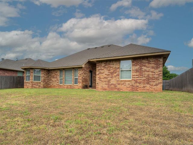 2308 Naples Way, Edmond, OK 73034
