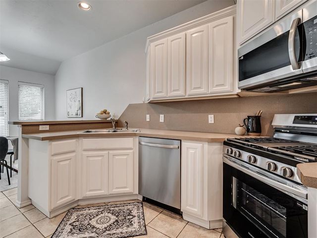 2308 Naples Way, Edmond, OK 73034