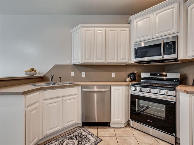 2308 Naples Way, Edmond, OK 73034