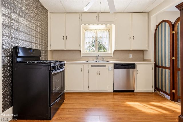 1334 Beechcrest Street NW, Warren, OH 44485