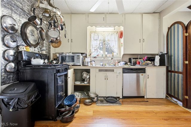 1334 Beechcrest Street NW, Warren, OH 44485