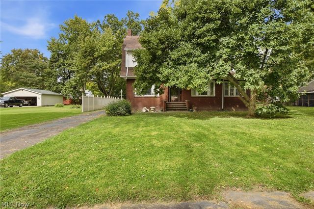 1334 Beechcrest Street NW, Warren, OH 44485