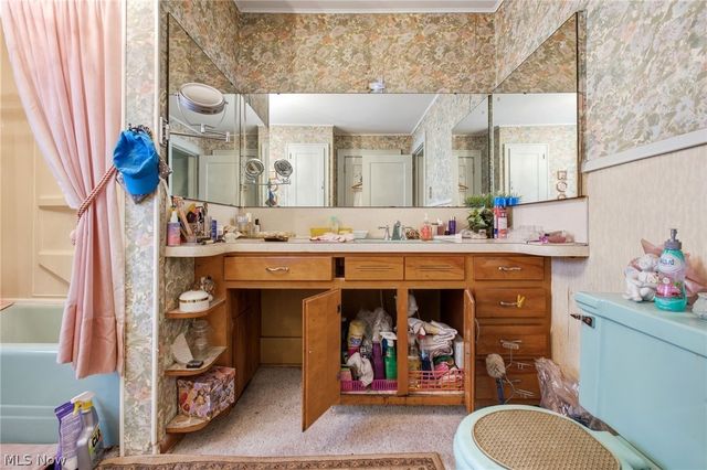 1334 Beechcrest Street NW, Warren, OH 44485