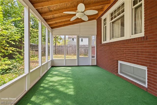 1334 Beechcrest Street NW, Warren, OH 44485