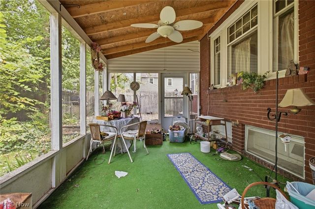 1334 Beechcrest Street NW, Warren, OH 44485