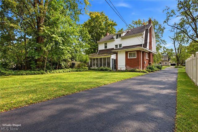 1334 Beechcrest Street NW, Warren, OH 44485