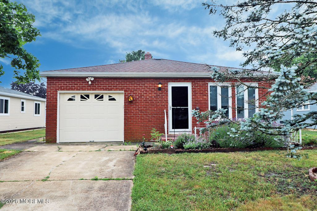10 Tortola Street, Toms River, NJ 08757