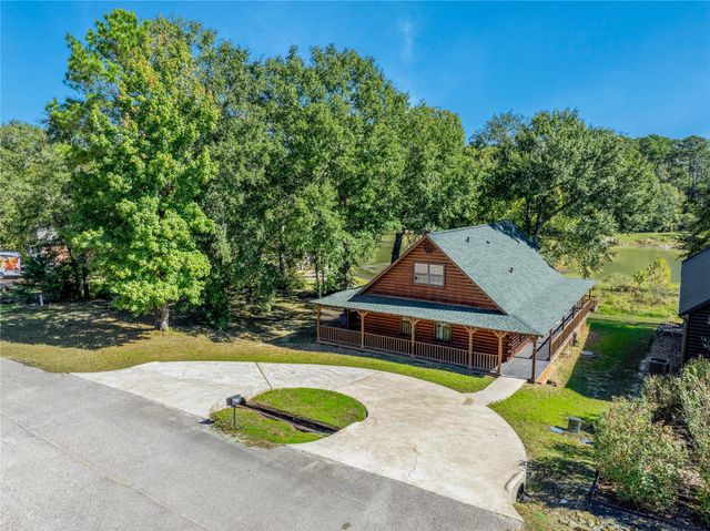 76 Hunters Creek Drive, Huntsville, TX 77340