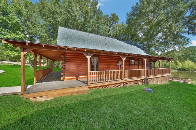 76 Hunters Creek Drive, Huntsville, TX 77340
