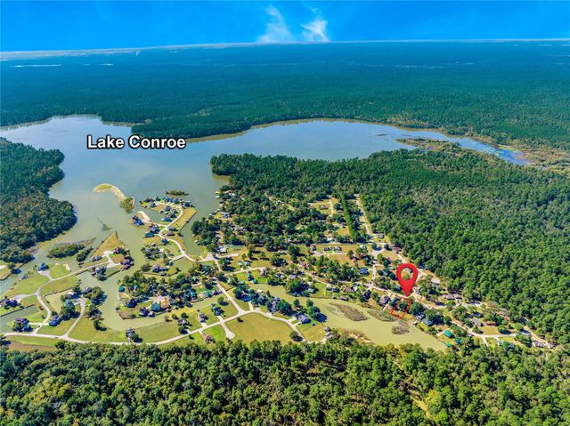 76 Hunters Creek Drive, Huntsville, TX 77340