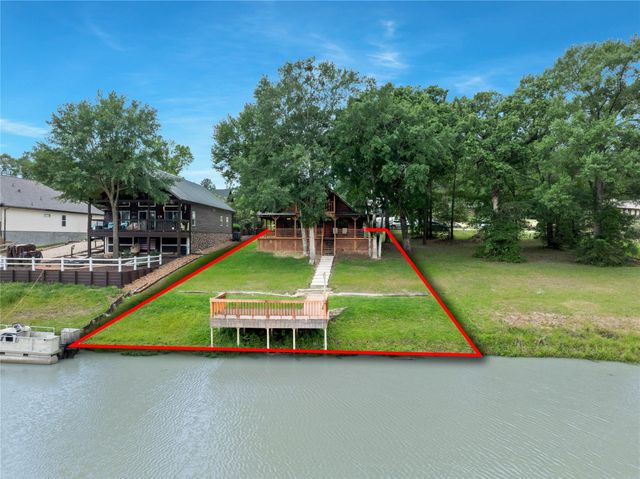 76 Hunters Creek Drive, Huntsville, TX 77340