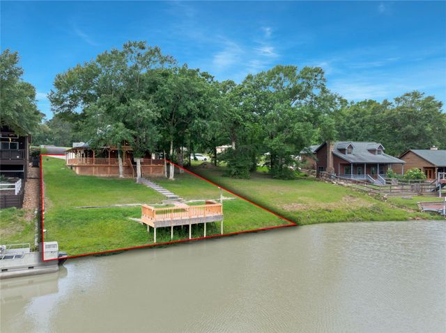 76 Hunters Creek Drive, Huntsville, TX 77340