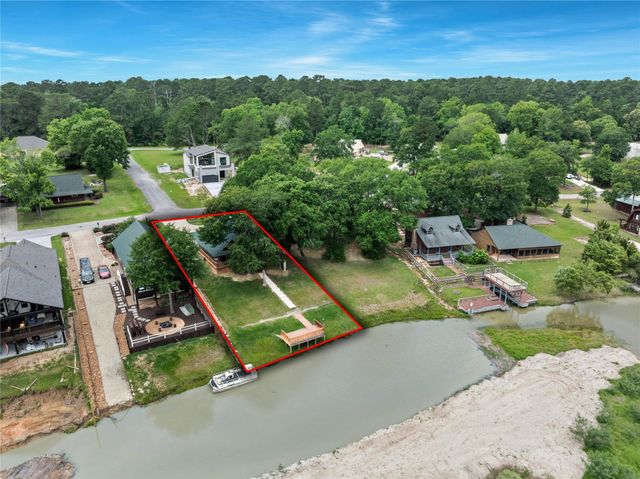 76 Hunters Creek Drive, Huntsville, TX 77340