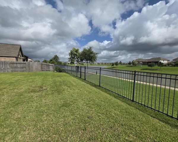 13803 Village Glen Lane, Rosharon, TX 77583