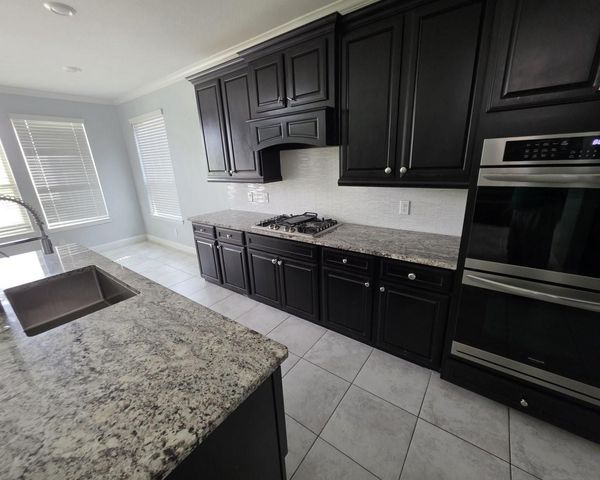 13803 Village Glen Lane, Rosharon, TX 77583