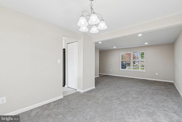 7451 OAKLAND MILLS RD, Columbia, MD 21046