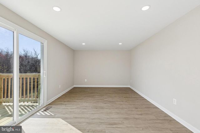 7451 OAKLAND MILLS RD, Columbia, MD 21046