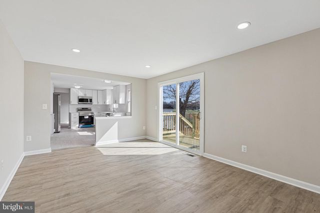 7451 OAKLAND MILLS RD, Columbia, MD 21046