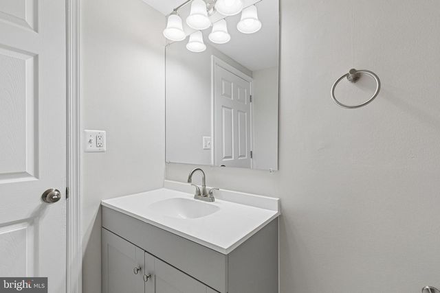 7451 OAKLAND MILLS RD, Columbia, MD 21046