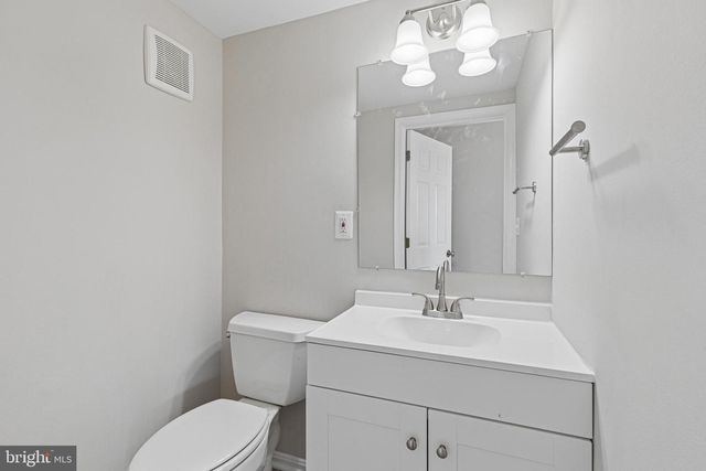 7451 OAKLAND MILLS RD, Columbia, MD 21046