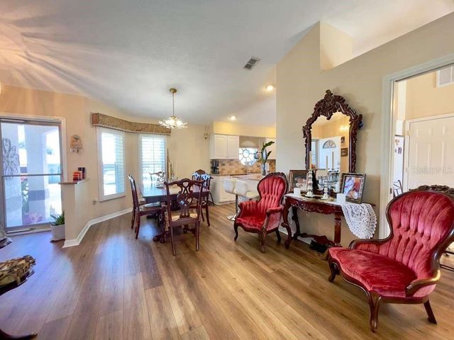 6323 SILVER LAKES DRIVE E, Lakeland, FL 33810