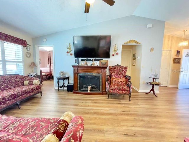 6323 SILVER LAKES DRIVE E, Lakeland, FL 33810