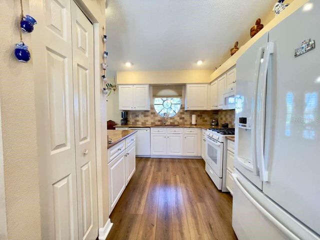 6323 SILVER LAKES DRIVE E, Lakeland, FL 33810