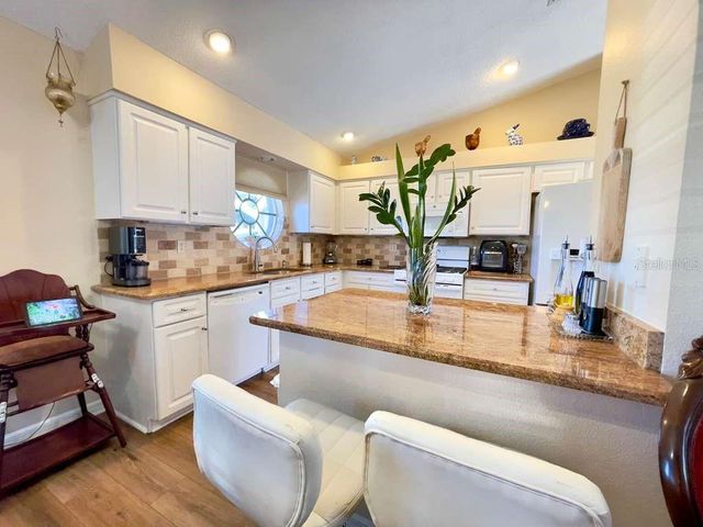 6323 SILVER LAKES DRIVE E, Lakeland, FL 33810