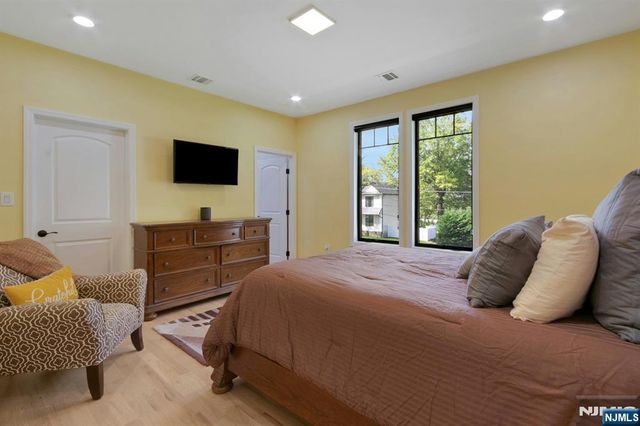 207 Wilsey Court, Paramus, NJ 07652