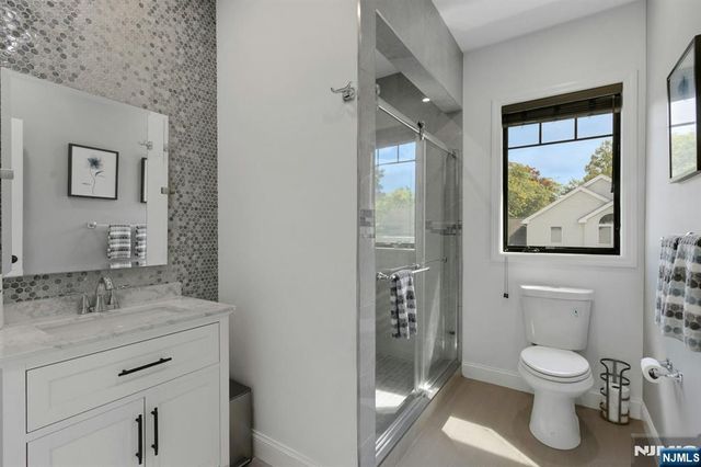207 Wilsey Court, Paramus, NJ 07652