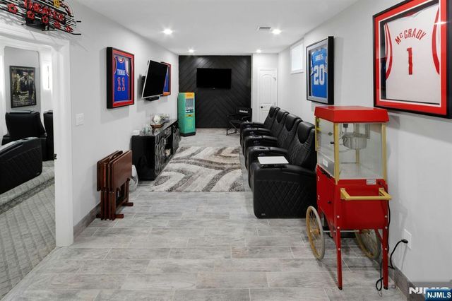 207 Wilsey Court, Paramus, NJ 07652