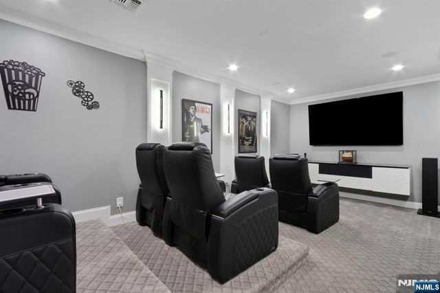 207 Wilsey Court, Paramus, NJ 07652