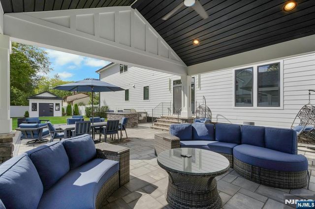 207 Wilsey Court, Paramus, NJ 07652