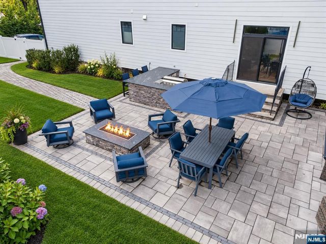 207 Wilsey Court, Paramus, NJ 07652