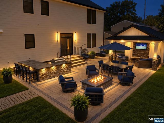 207 Wilsey Court, Paramus, NJ 07652