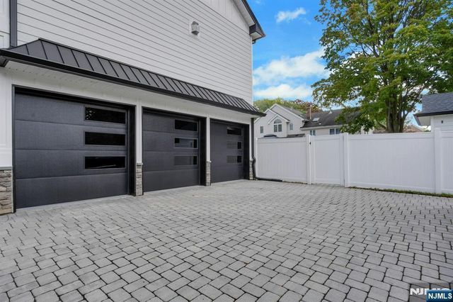 207 Wilsey Court, Paramus, NJ 07652